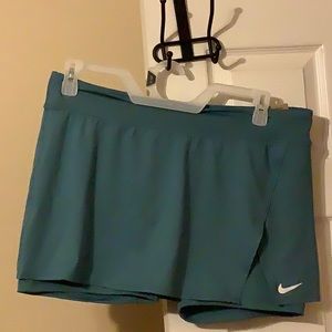 Nike Dri-fit tennis skirt with shorts slim fit size xl blue worn once